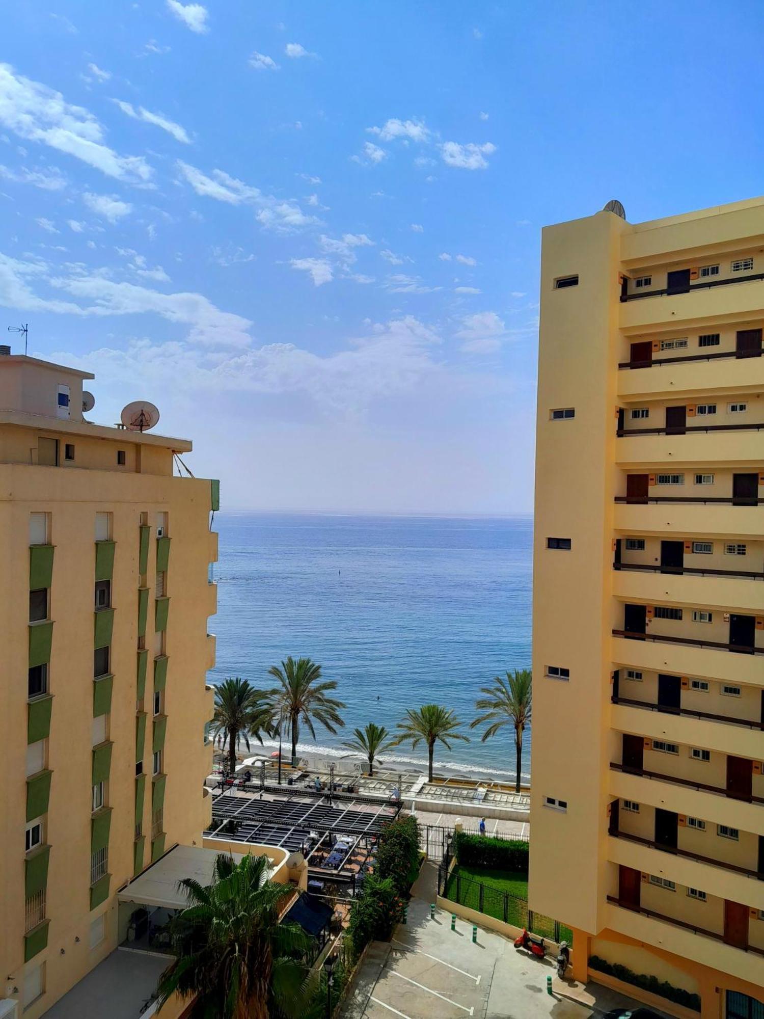 Seafront Apartment Марбелья Экстерьер фото